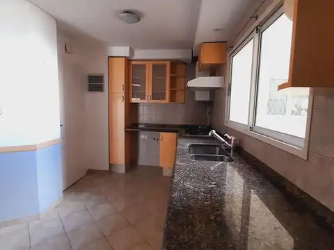 Departamento en Alquiler con 1 cocheras