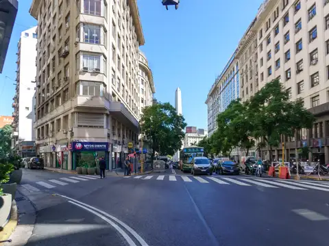 GRAN OFICINA CON COCHERA - EXCELENTE UBICACION CENTRICA