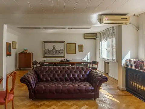 Oficina 6 ambientes con 3 baños