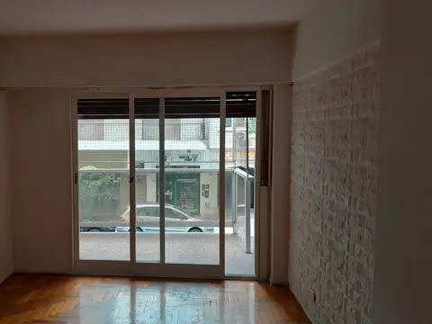 Muy buen departamento de 4 Ambientes, luminoso en Palermo Sobre calle Paraguay al 4500