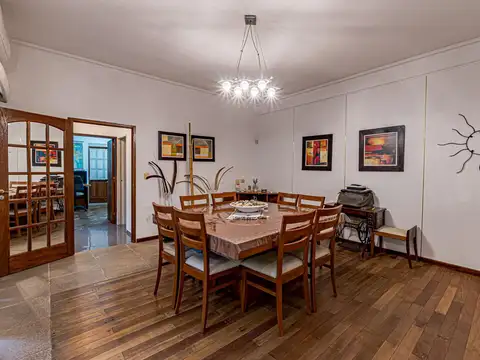 VENTA –  Casa 3 dorm.   comodín con cochera. APTA CRÉDITO Echesortu-Rosario.