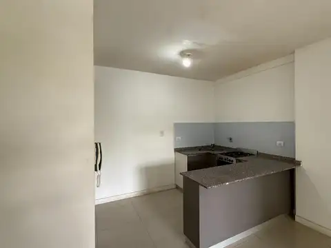 Departamento en Alquiler en Lanús, $ 490.000