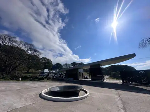 Terreno central en venta Country Terranova