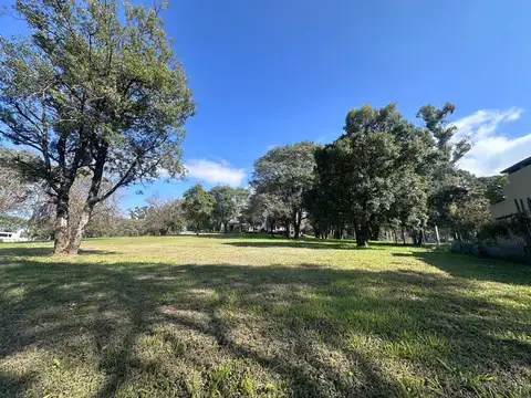 Terreno central en venta Country Terranova