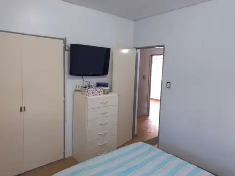 Casa 6 ambientes con 1 baño