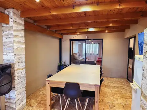 Casa 5 ambientes con 1 baño