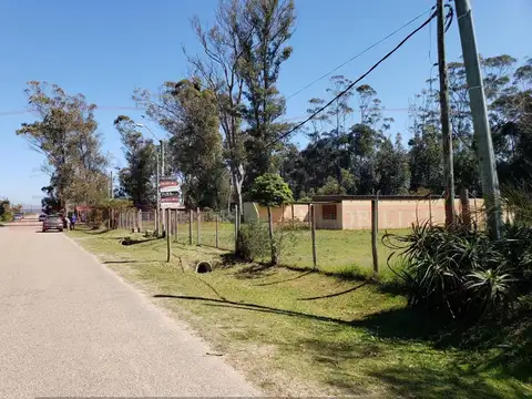 Av. Del Parador Viejo 2000