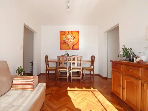 DEPARTAMENTO 3 AMBIENTES FRENTE LUMINOSO FLORES