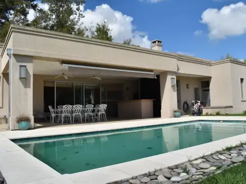 Casa en venta en La Primavera Golf Carlos Keen