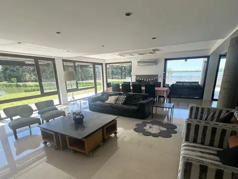 Casa 6 ambientes con 3 baños