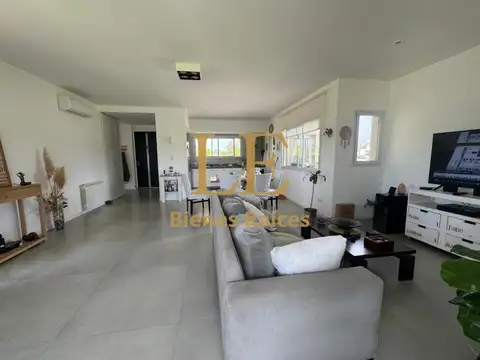 Casa 4 ambientes con 3 baños