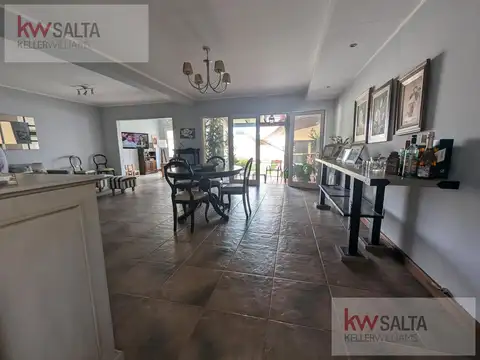 Casa 5 ambientes con 4 baños