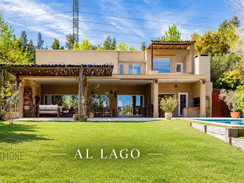 Venta Casa al lago de 5 dormitorios en Barrio Privado Santa Catalina. Tigre. APTO CREDITO