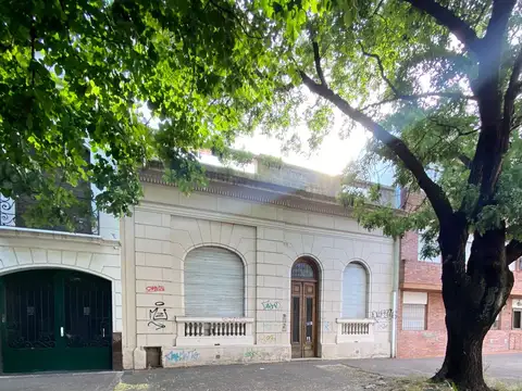 6 e/ 42 y 43 La Plata 100