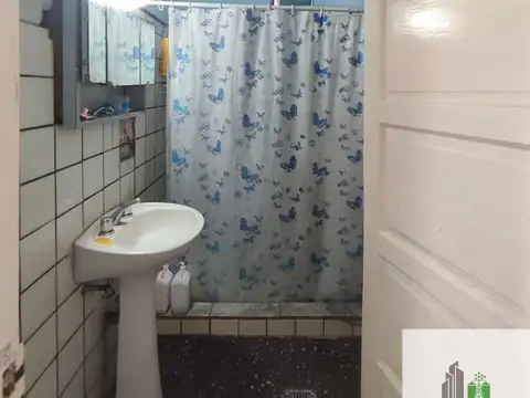 Ideal vivienda y comercio: casa en venta