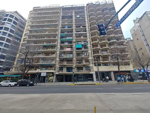 Excelente dos ambientes contrafrente. Luminoso y buen estado