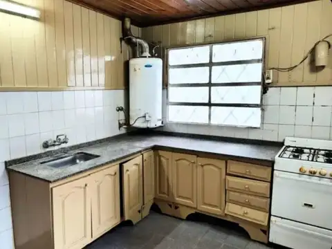 Casa 3 ambientes con 1 baño