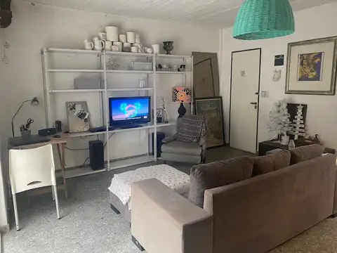 Depto Tipo Casa 2 ambientes con 1 baño