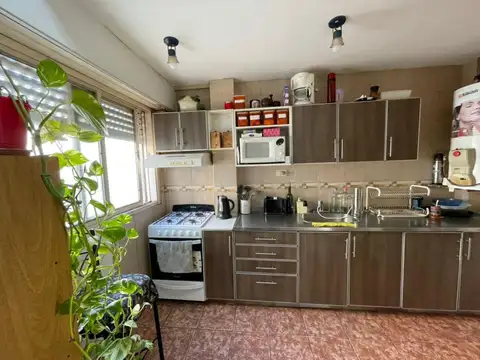 Departamento 4 Ambientes en Segundo Piso Contrafrente.