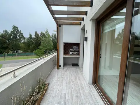 Departamento en Alquiler con 1 cocheras