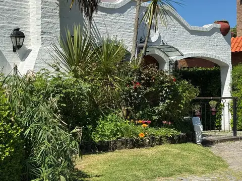 Larena Country Club, Ruta 6 km 100