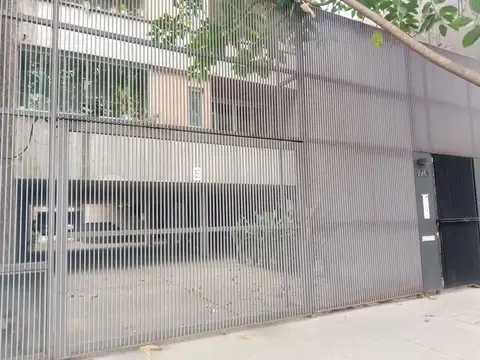AMPLIO MONOAMBIENTE FTE c/ BALCON - EXC. ESTADO