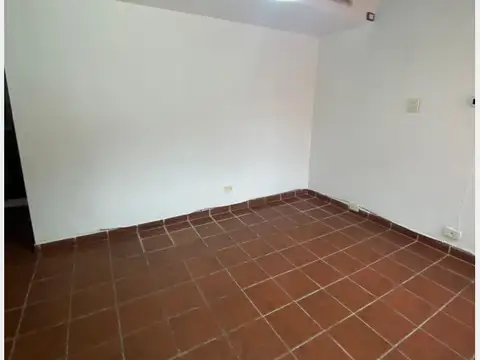 Casa en Alquiler en Ramos Mejía, $ 680.000