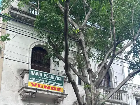 EXCELENTE CASA DE ESTILO SOBRE LOTE PROPIO - ÚNICA EN LA ZONA