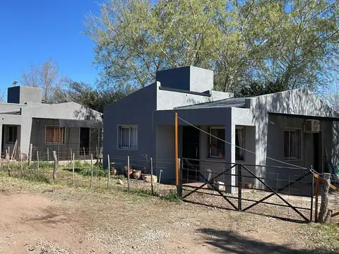 2 CASAS EN LOTE DE 1000 m² – CARPINTERÍA – USD 110.000