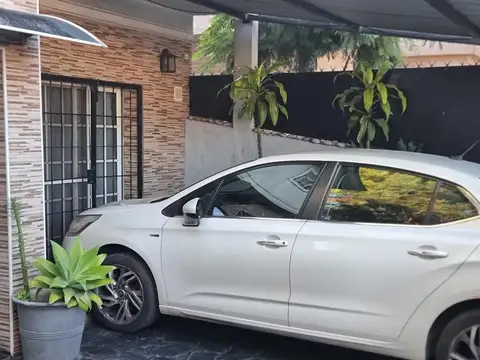 Casa en PH San Miguel Gelly y Obes al  1500