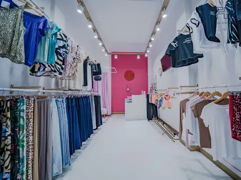 Local en Galería zona comercial en Villa Pueyrredón