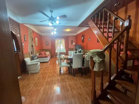 Casa 4 ambientes con 3 baños
