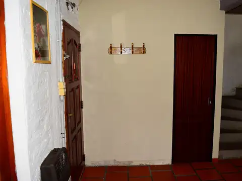 Venta de Chalet en V. Celina  (Barrio cerrado ) Pintos y Roosvelt 100