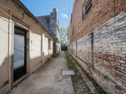 VENTA CASA 3 DORM A REFACCIONAR - AV. GRAL LOPEZ