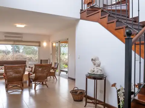 Casa 3 ambientes con 2 baños