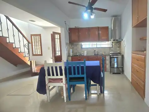 Casa 5 ambientes con 2 baños