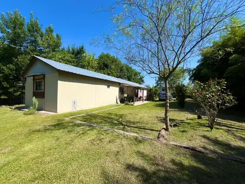 Venta 2 Casas de 3 y 2 ambientes construcción industrial lote propio 1.000 mts Exaltación de la Cruz