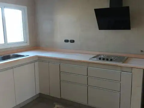 Islas Malvinas e/ Alvaro Barros y Sargento Cabral