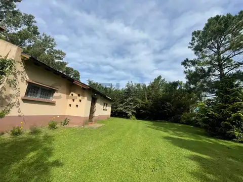 Casa en Venta con 3 cocheras