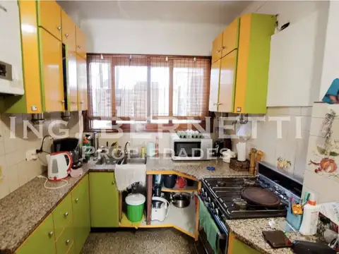 Casa 4 ambientes con 2 baños