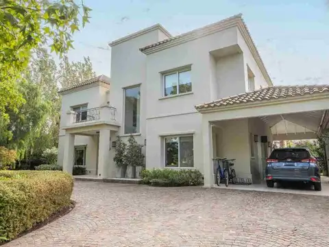 VENTA CASA AL LAGO EN LA ISLA, NORDELTA - 501 m²
