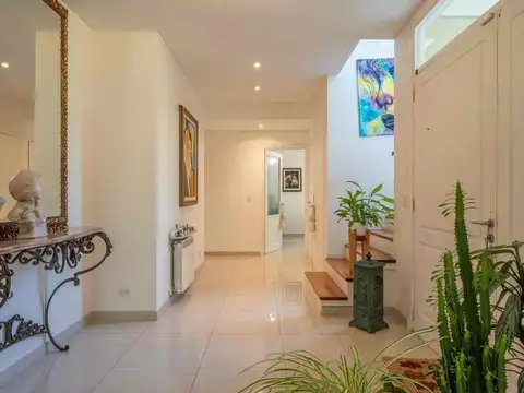 Casa 7 ambientes con 6 baños