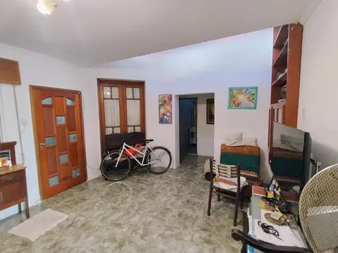 CASA INTERNA UNICA EN VENTA EN DEAN FUNES AL 500:IMPECABLE