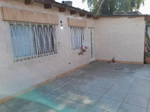 Casa 2 ambientes con 1 baño