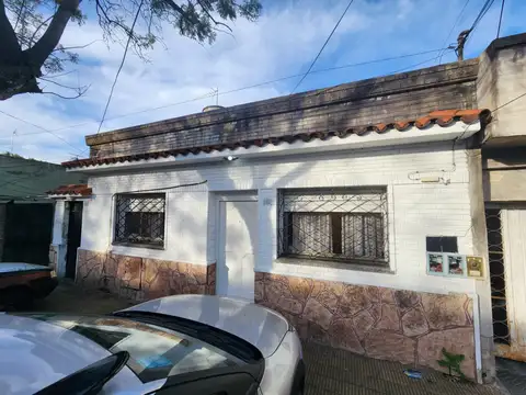 Pasaje Dreyfus 5900, Piso pb