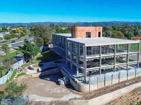 Exclusivo Local en Parque Comercial Villa Allende