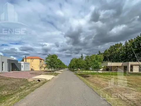 Lote 1327 m2 interno etapa 1 en venta - Club Miralagos