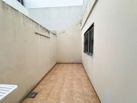 Depto Tipo Casa 2 ambientes con 1 baño