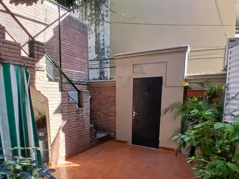 Depto Tipo Casa 4 ambientes con 2 baños