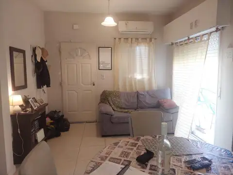 Depto Tipo Casa 2 ambientes con 1 baño